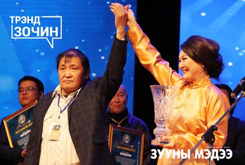 М.Амархүү: Шүлгийг туршлагаар  бус шинэ, соргог мэдрэмжээр л бичдэг